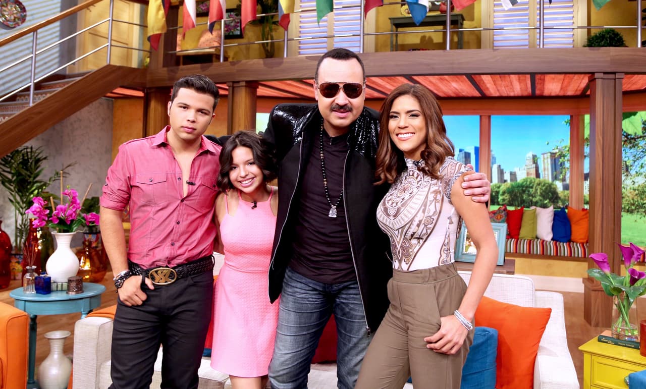 Angela y Leonardo debutaron como presentadores invitados de Despierta América y la pasaron increíble.