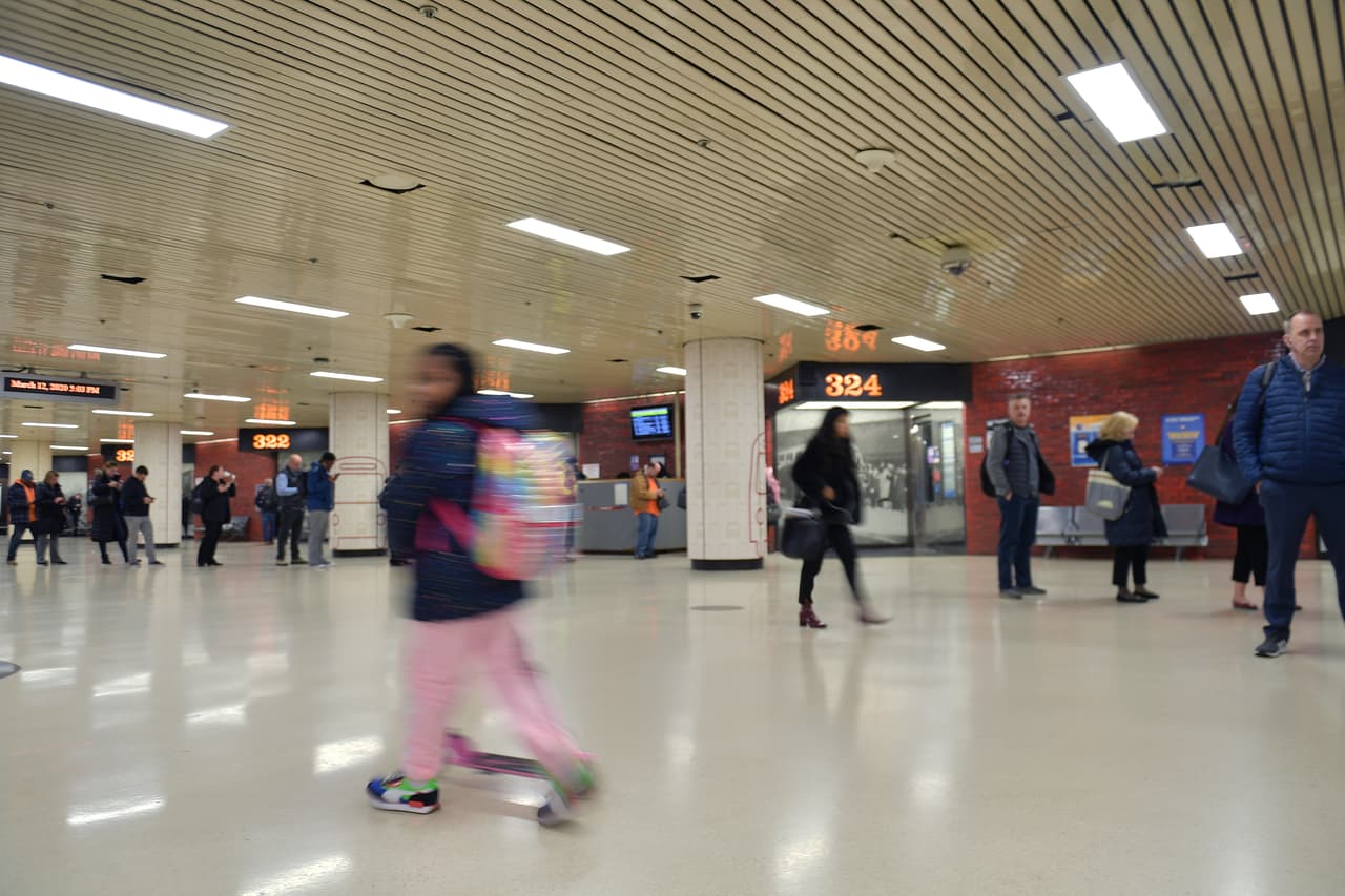 Entre las acciones, se encuentran protocolos de limpieza y desinfección, así como del constante monitoreo de cualquier caso que afecte el funcionamiento de alguna estación o terminal.