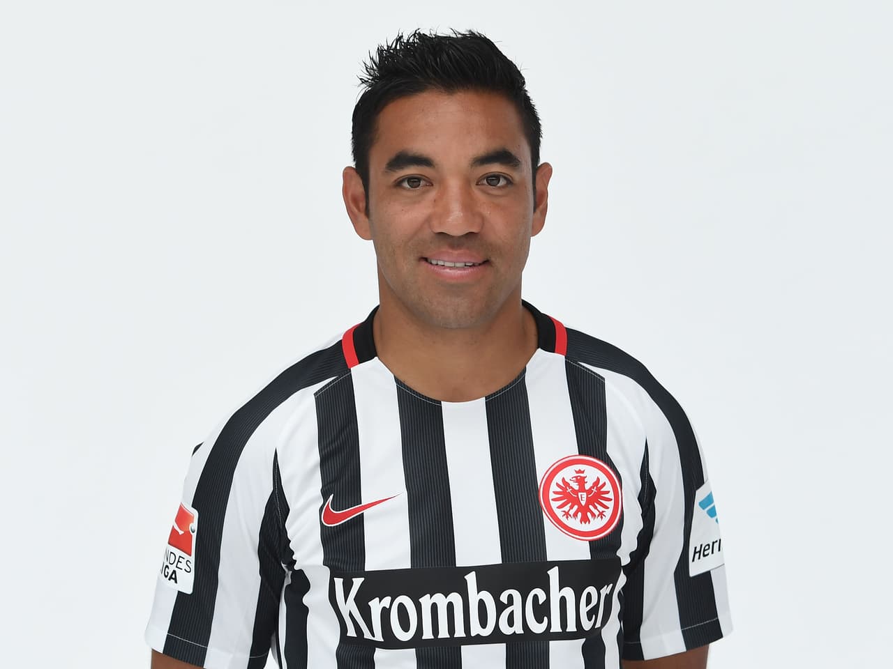 Desde el 20 de diciembre de 2016 Marco Fabian no jugaba un partido oficial por su lesión. Reapareció ante el Bayern Múnich este sábado ingresando al minuto 78 por su compañero Branimir Hrgota.