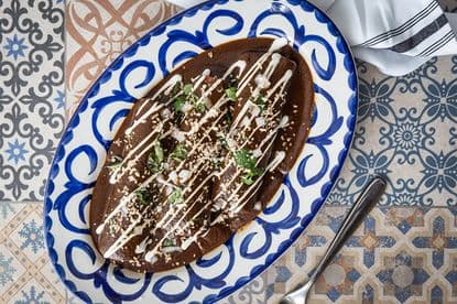 Los chefs del vecindario aún pondrán a prueba su mejor mole para tener la oportunidad de ganar el premio al mejor mole de Mole de Mayo y el premio People's Choice Award como en años anteriores.