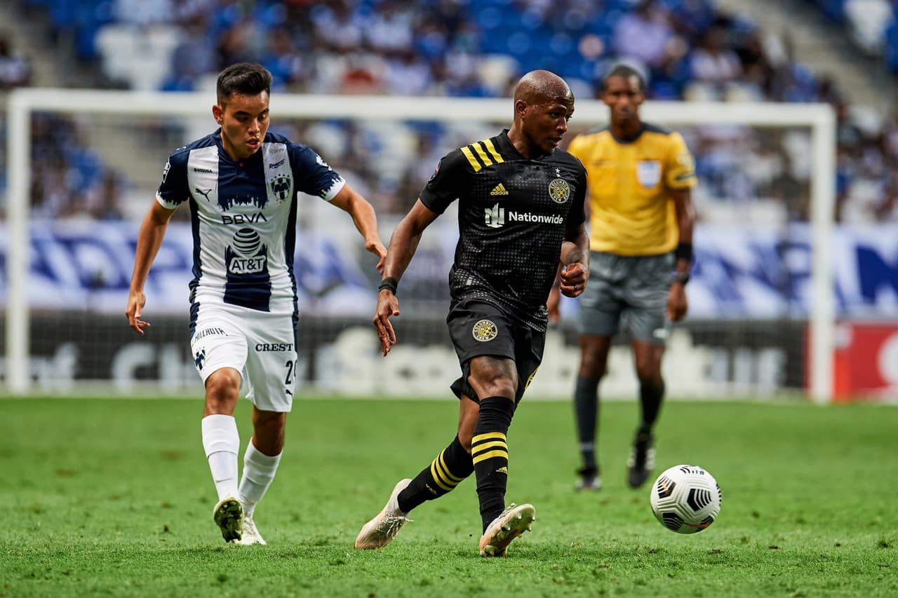 Con doblete de Maximiliano Meza y gol de Miguel Layún, Monterrey vence 3-0 al Columbus Crew y gracias al marcador global de 5-2, los regios toman su lugar entre los mejores cuatro del torneo.