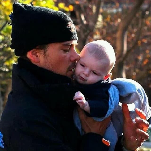 Desde que el pequeño Axl nació, su padre Josh Duhamel no ha parado de compartir fotos de su hijo.