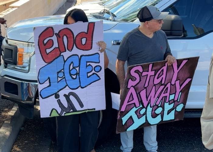 Manifestaciones en el área de Home Depot en Phoenix.