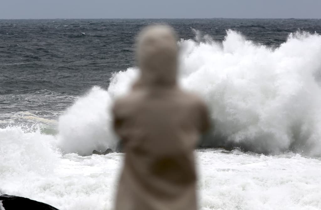 Nor'easter deja a un hombre muerto y a otro desaparecido: estado de emergencia sigue activo