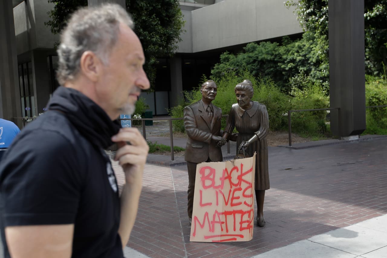 'Black Lives Matter' es la consigna junto con 'I can't breathe', las últimas palabras de George Floyd antes de morir.