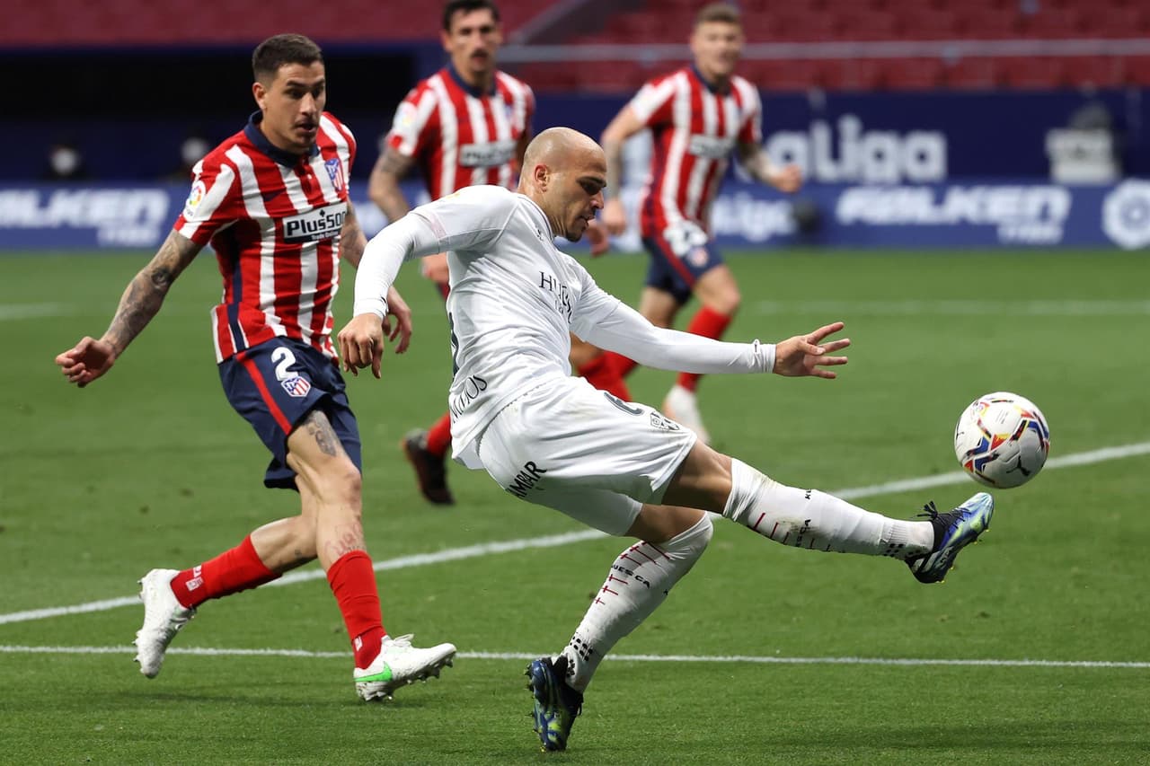 Atlético de Madrid venció al Huesca 2-0 durante la Jornada 31 en La Liga. Las anotaciones fueron por parte de Angel Correa y Yannick Carrasco; el mexicano Héctor Herrera jugó 76 minutos. Los 'Colchoneros' se mantienen en la cima.