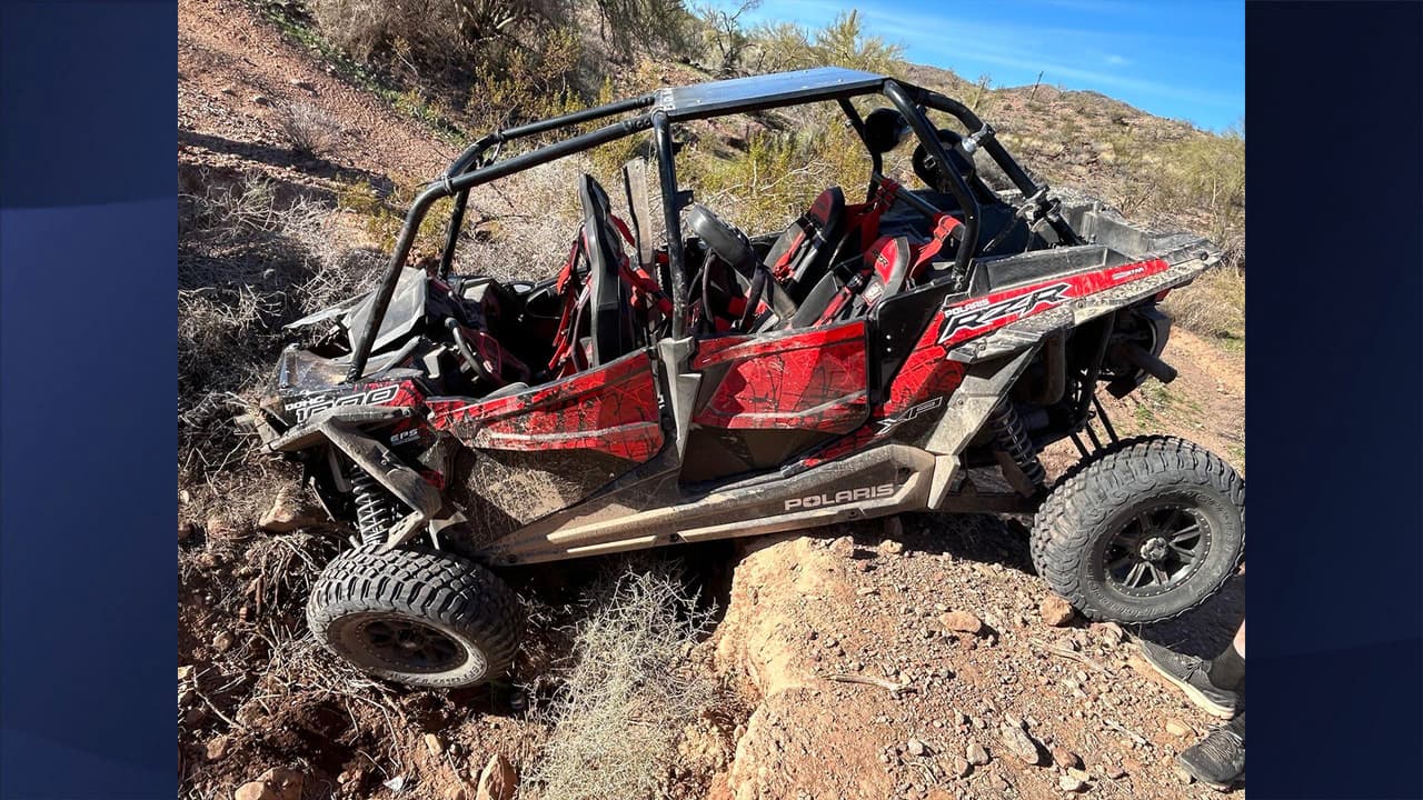 El primer accidente se reportó al equipo de Búsqueda y Rescate del Condado de Mohave el
<b>sábado 17 de febrero</b> alrededor de la 1:30 p.m., después de que una mujer avistara un UTV volcado al
<b>norte de Alamo Lake</b>.