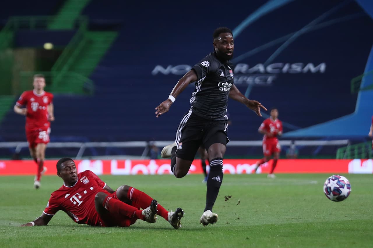 Con el ingreso de Moussa Dembelé, Lyon trataba de refrescar el ataque.