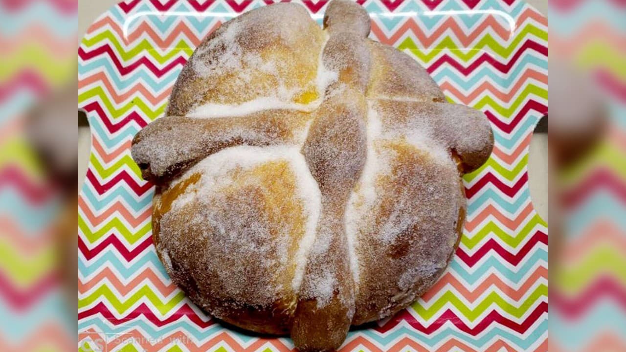 Caballero Bakery, que se encuentra en el 2342 de Pinn Road, ofrece tradicional pan de muerto durante esta temporada.