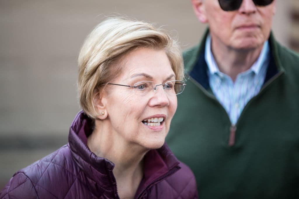 "No tenemos que decidir ahora": Warren se retira de la campaña demócrata y no aclara si apoyará a Biden o Sanders