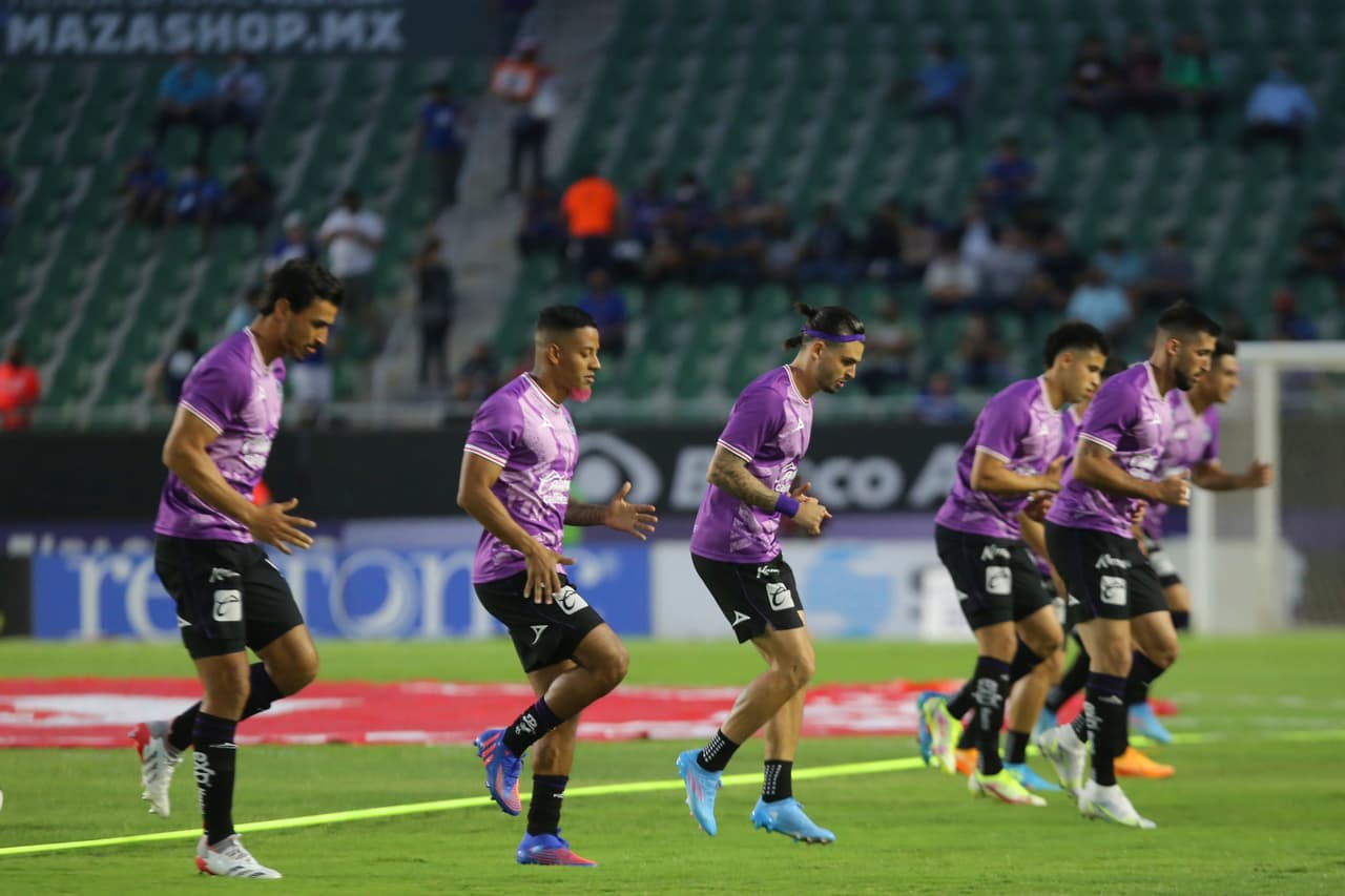 Mazatlán recibía a Cruz Azul en la Jornada 13 con la intención de alejarse del fondo de la tabla y para ello necesitaría todo el apoyo del Kraken.