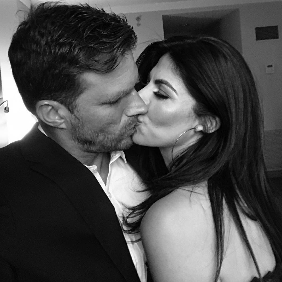 Después de poco más de un año de relación, los actores anunciaron que estaban
<b><a href="https://www.univision.com/famosos/con-tres-meses-de-embarazo-africa-zavala-y-leon-peraza-confirman-que-estan-esperando-su-primer-hijo-fotos">esperando a su primer hijo</a> </b>en febrero pasado, en exclusiva para
<a href="https://mx.hola.com/famosos/2020022031182/africa-zavala-leon-peraza-embarazo-hola/" target="_blank">¡Hola!</a>: "No cabemos de la felicidad".
<br>