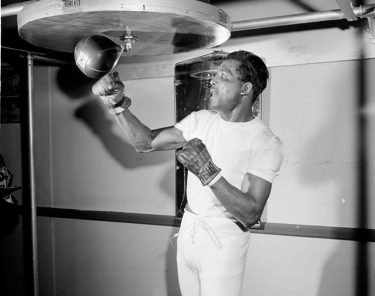 Walker Smith Jr., nació el tres de mayo de 1921. El lugar de nacimiento no es fácil de confirmar, pues su acta dice Ailey, Georgia, pero él asegura haber nacido en Detroit, Michigan.