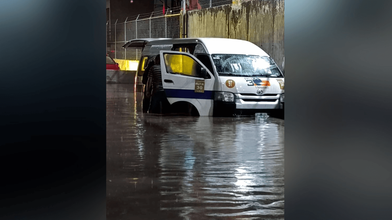 Una calle inundada y una fuga de gas: así murieron seis personas en un transporte público de México