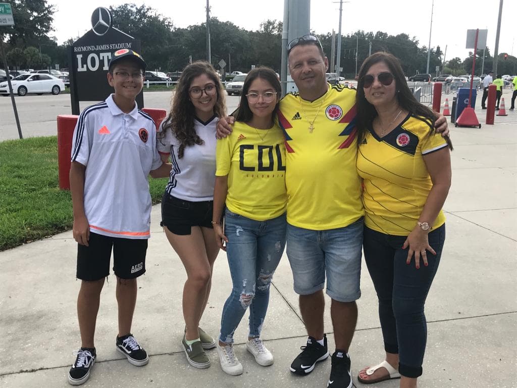 Así es como entre amigos y familias se vivió el colorido de la previa entre Estados Unidos y Colombia para su amistoso en Tampa.