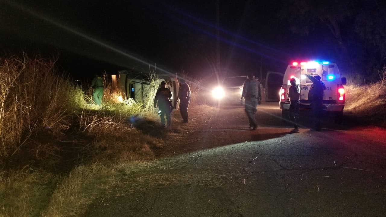 El accidente ocurrió cerca de la carretera I-19 y fue atendido por agentes asignados a la estación de Nogales. No se reportaron heridos graves.El caso fue entregado al Departamento de Investigaciones de Seguridad Interna.