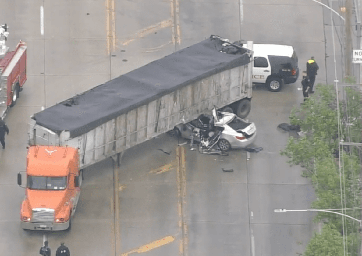 Un bebé entre los heridos después que un automóvil quedara atrapado debajo de un camión en puente Commodore Barry