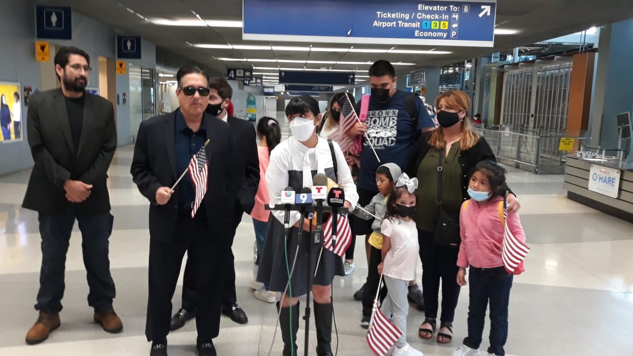 "Nosotros estábamos arriba del caso y viendo a los senadores aquí, congresistas, hasta el secretario Xavier Becerra recibió un mensaje de nosotros", explicó la Contreras.