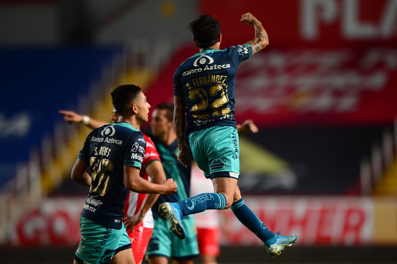 Puebla escaló hasta la novena posición tras vencer a los Rayos por la mínima con gol de Omar Fernández.