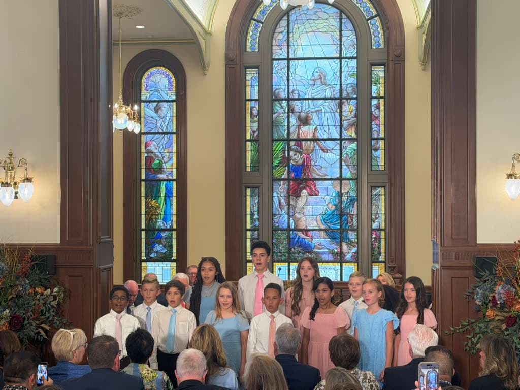 Con motivo de la reapertura en 2027 del Templo de Salt Lake,
<b> la Iglesia de Jesucristo de los Santos de los Últimos Días anunció que el lema será ‘Regocíjense en Cristo’</b>, el cual se mostrará en todas las exposiciones de las celebraciones.