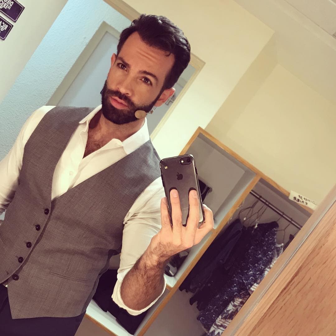 La actriz confirmó en el show mexicano 'Intrusos', que desde hace un tiempo está saliendo con el también actor Diego de Erice.