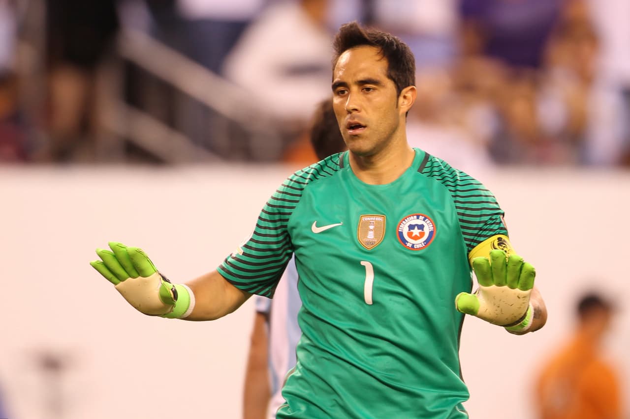 Claudio Bravo pediría salir del Barcelona para ir al Manchester City