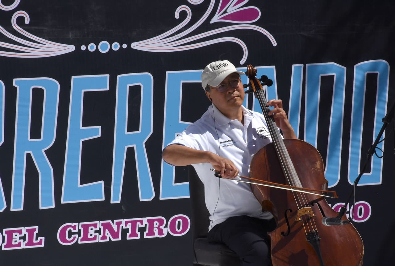 El reconocido violonchelista chino-estadounidense Yo-Yo Ma ofrece este fin de semana en un concierto gratuito en la ciudad mexicana de Nuevo Laredo.