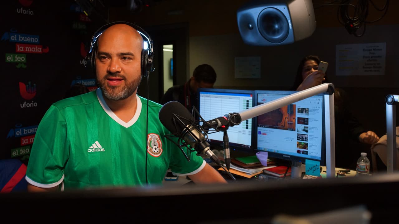 Carla Medrano enamoró a Gerardo Ortiz durante la entrevista del artista con 'El Bueno, La Mala y El Feo'.