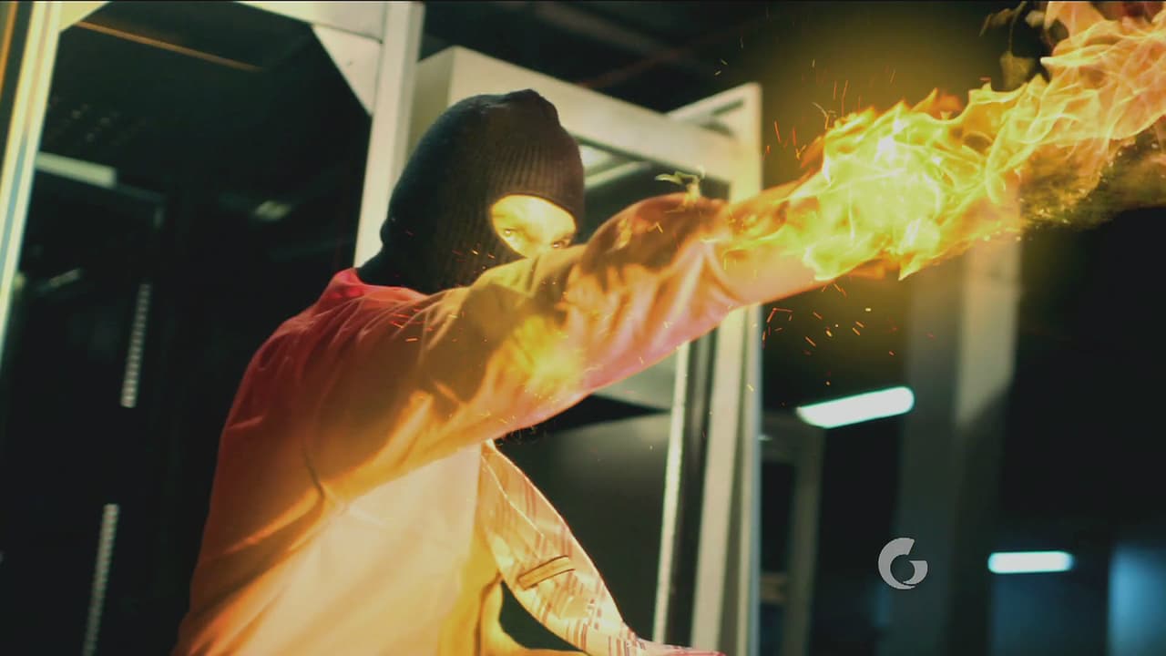 Toño demuestra su poder para darle una lección al payaso sin gracia.