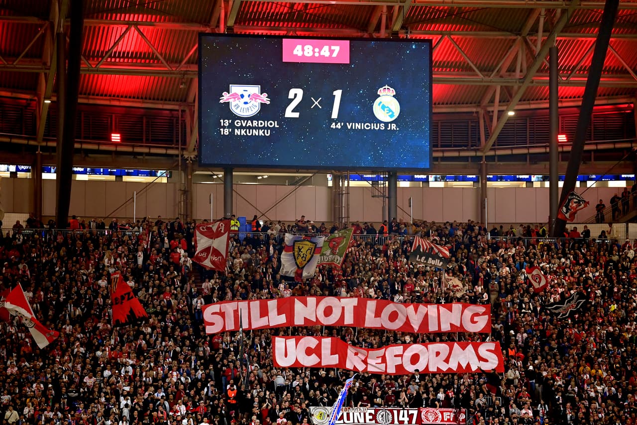 Leipzig tomó revancha del Real Madridy se impuso en casa para aplazar el liderato merengue en el Grupo F de la UEFA Champions League.