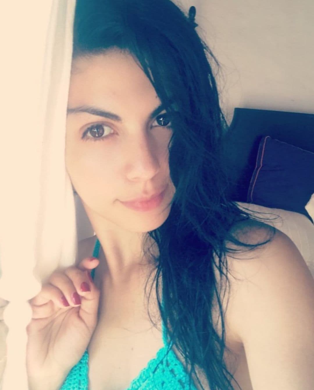 África es originaria de Ciudad de México y su nombre completo es África Ivonne Lechuga Zavala.