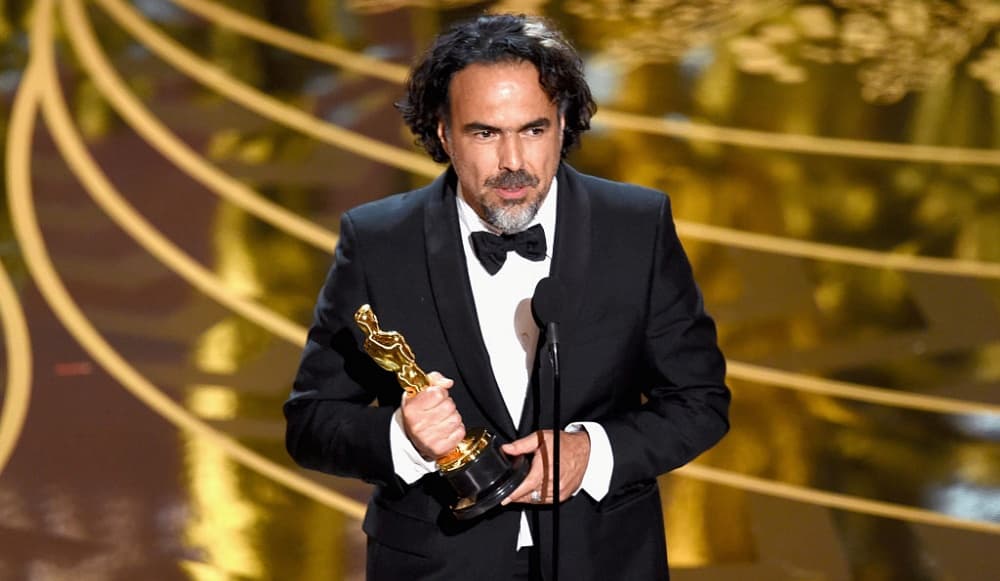 Alejandro González Iñárritu con su Oscar