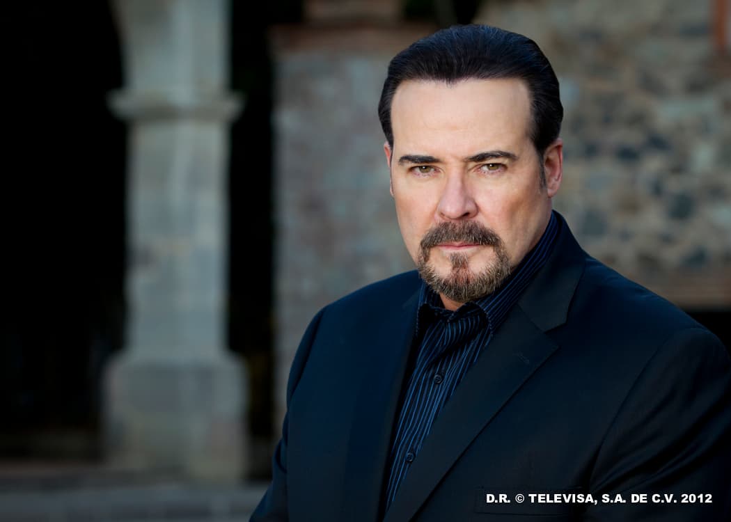 <b>César Évora </b>
<br>El actor cubano ha participado en diversos proyectos como el protagonista, pero algunos de sus trabajos más recordados han sido como 'el malo' en telenovelas como ‘Abrázame muy fuerte’, ‘Mundo de las fieras’ y Amor bravío.