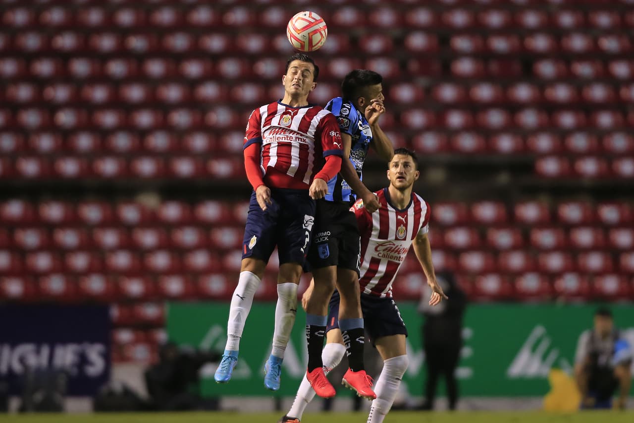 Chivas sigue sin ganar en el Apertura 2022 pese a los goles de Pérez-Bouquet y Alexis Vega, suma 4 empates y dejó ir una gran oportunidad para salir del irregular bache, mientras que los Gallos Blancos tampoco lograron salir del fondo de la tabla general.