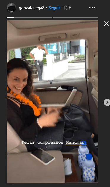 Gonzalo también compartió un poco de su aventura. "Feliz cumpleaños Hanuman", escribió en una historia en la que graba a Marimar abordando un taxi.