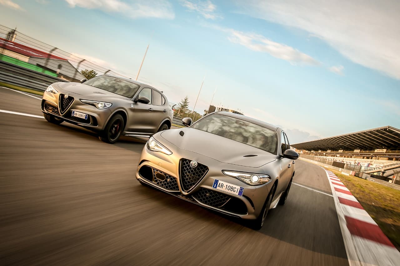 Entre los productos mas recientes de Alfa Romero encontramos el Stelvio y Giulia . En esta imagen vemos las versioens Quadrifoglio 2018.