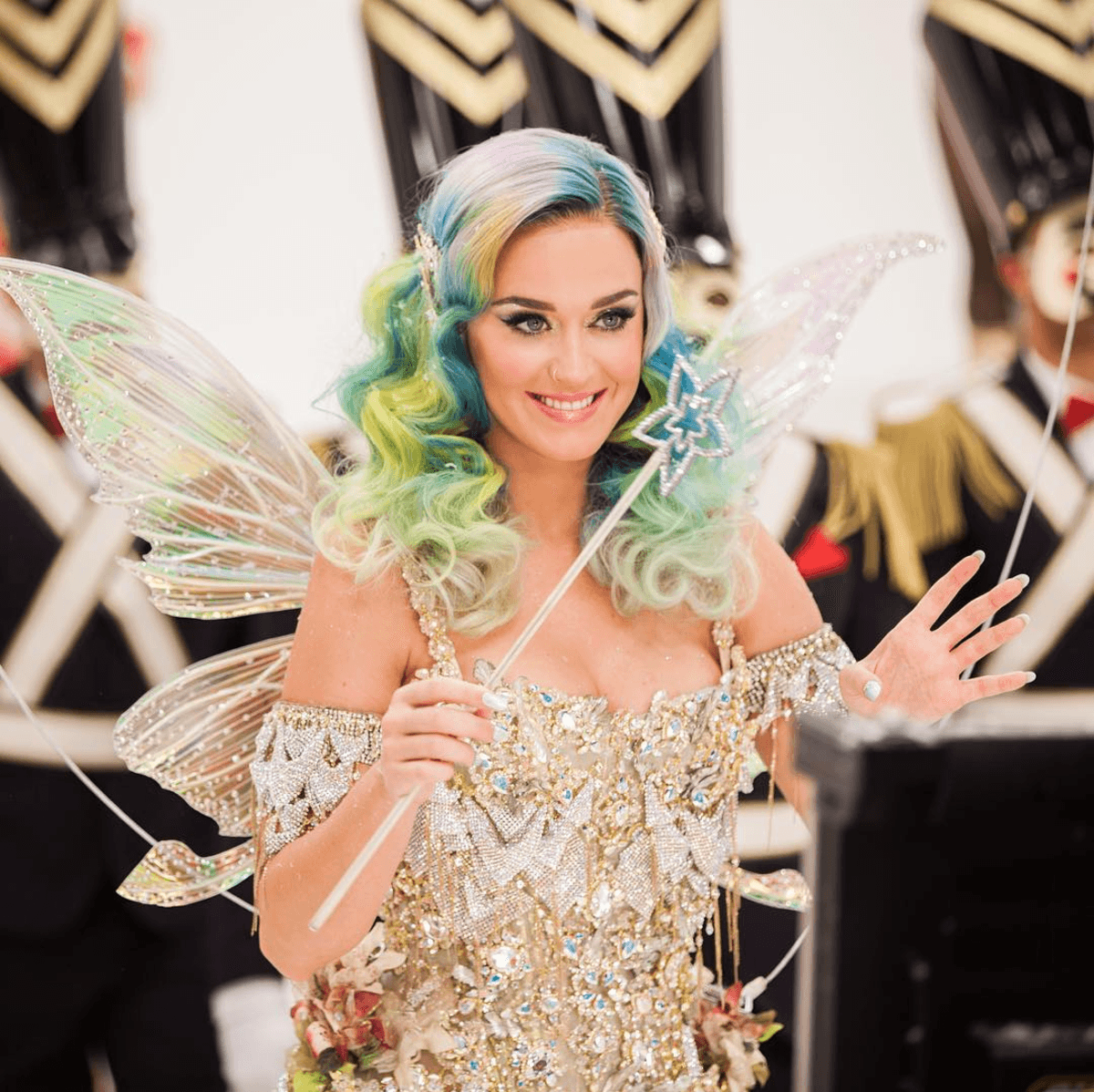 Katy Perry nunca ha tenido miedo de experimentar con varios colores en su cabello.