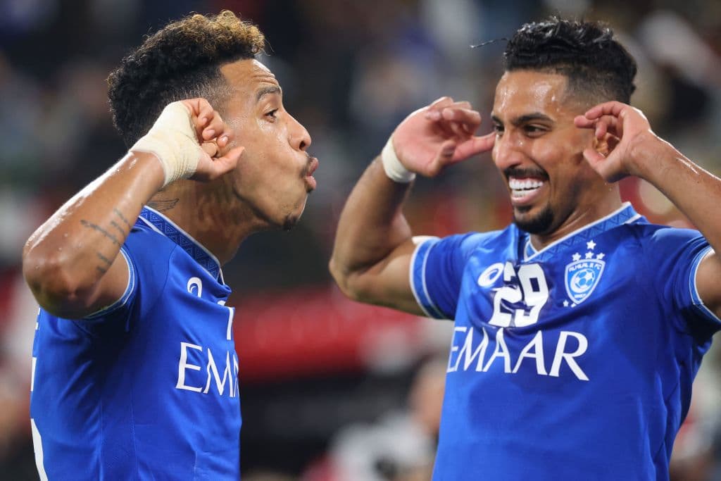 Al Hilal propina goliza a Al-Jazira con marcador de 6-1 durante la segunda Ronda del Mundial de Clubes de la FIFA 2022. Ighalo, Pereira, Kanno, Al-Dawasari, Marega y Carrillo le dieron el triunfo a los visitantes, mientras que Abdoulay Diaby anotó el único gol para los locales.