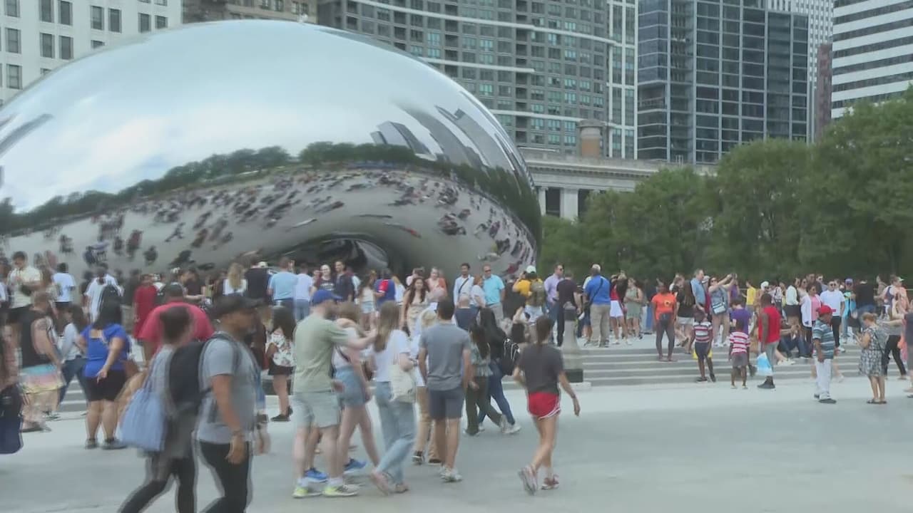 Se le apoda "El frijol", porque durante la presentación de cómo luciría la obra, residentes empezaron a llamarlo "The bean" en inglés.