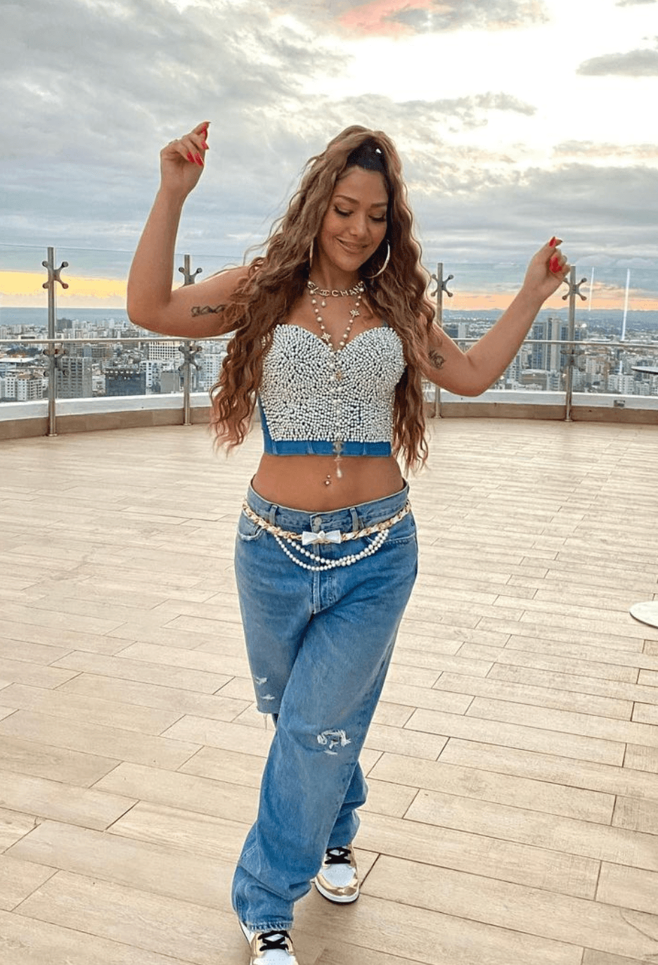 Lleva 15 años en la industria musical.
<a href="https://www.univision.com/musica/las-que-mandan-10-mujeres-que-conquistaron-el-mundo-con-su-reggaeton-fotos" target="_blank">Es una de las raperas y reggaetoneras más reconocidas</a> del momento en América Latina.