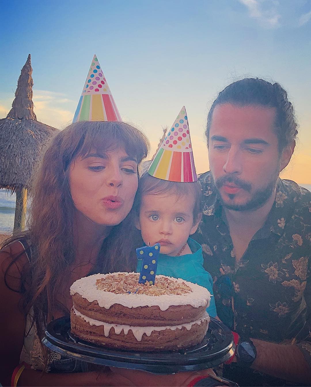 A pesar de su ruptura, la pareja se ha caracterizado por tener una buena relación, en gran medida influenciada por el hijo que tienen en común, quienes el más preciado tesoro de ambos.