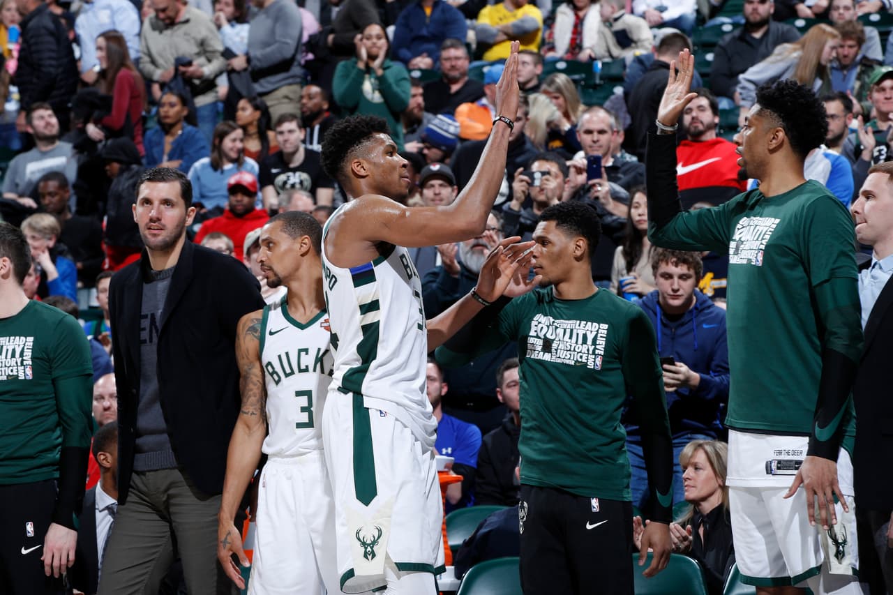 <b>Bucks 106-97 Pacers:</b> Giannis Antetokounmpo y otro triple-doble con 33 puntos, 19 rebotes y 11 asistencias para los de Milwaukee, quienes mantienen el primer lugar en el Este.