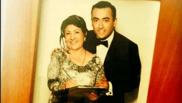 Adal Ramones está de luto, su mamá Teresa Martínez falleció.