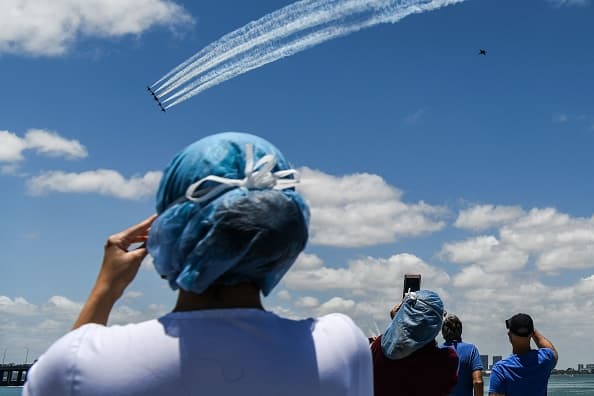 Vuelo de los Thunderbirds de la Fuerza Aérea se retrasa por el mal tiempo en San Antonio y Austin
