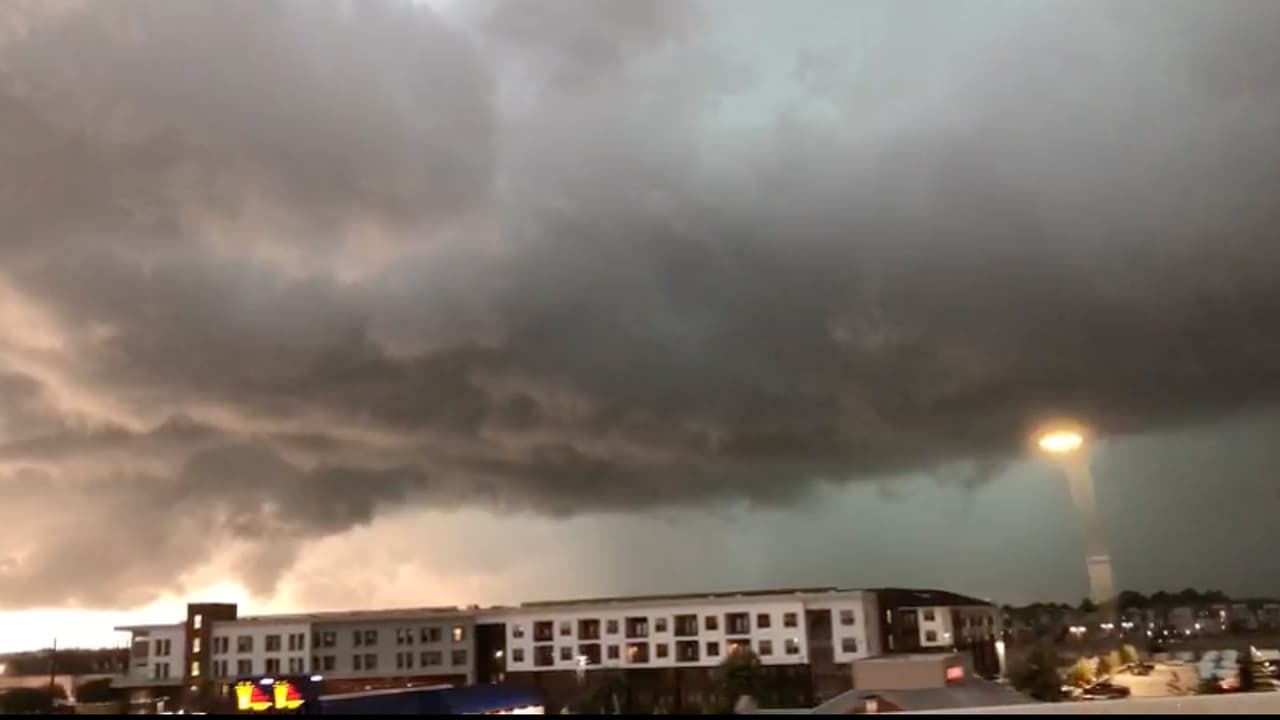 Fuertes lluvias y tormentas dejan a residentes sin electricidad en Katy: emitieron un aviso por tornado