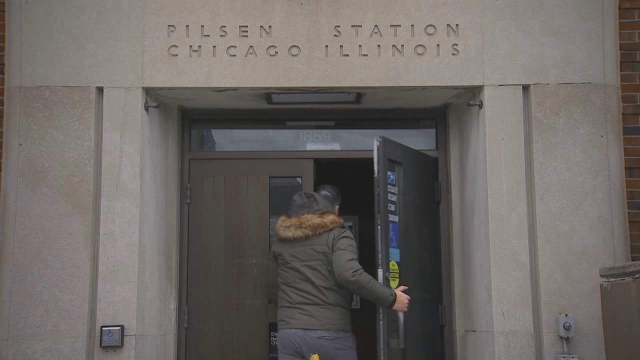 Tras polémico caso de supuesta discriminación en oficina postal de Pilsen, líderes latinos piden acción