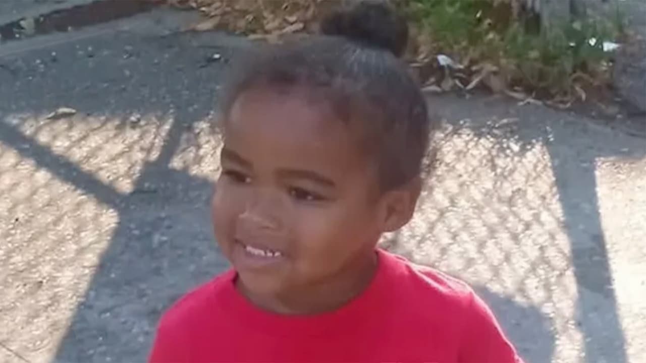 Niño de 4 años muere atropellado frente a hospital en Brooklyn; conductor huyó