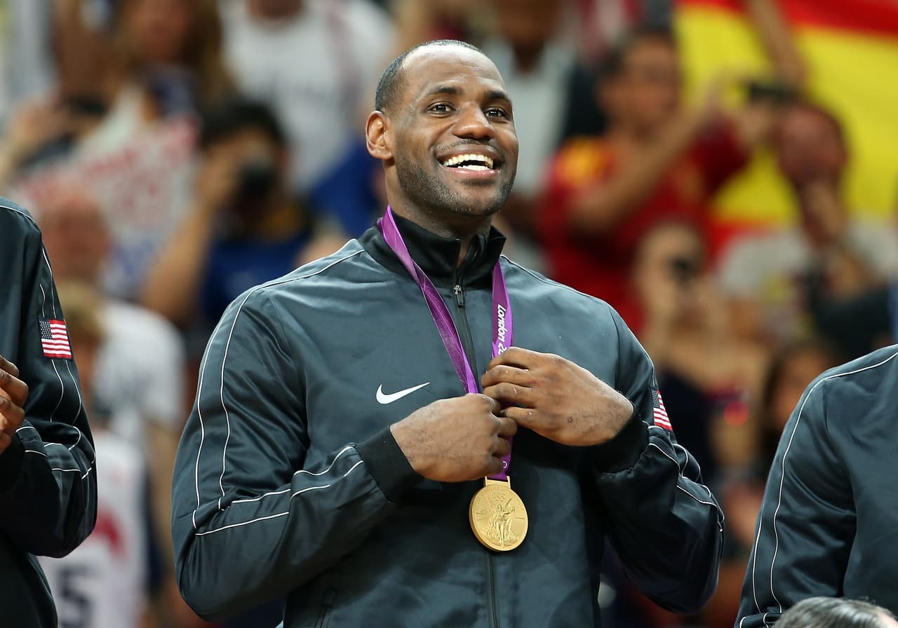 Un par de meses después de su primer título de NBA, LeBron volvió a colgarse el Oro Olímpico, esta vez en Londres 2012. Estados Unidos venció nuevamente a España en la final.