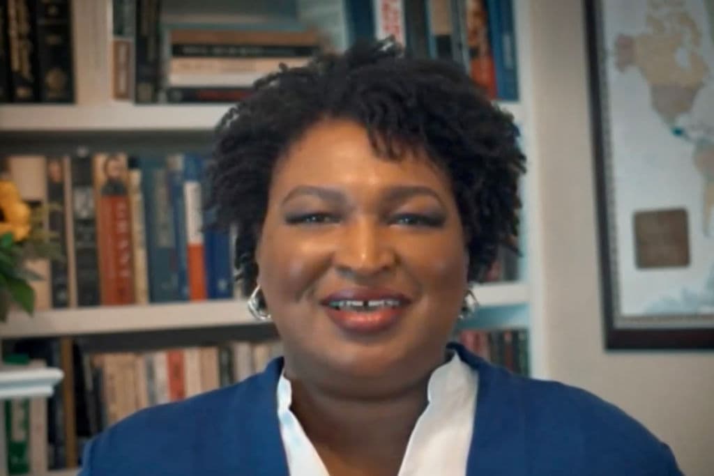 La excandidata a la gobernatura de Georgia, Stacey Abrams, calificó a Donald Trump como "el presidente de la cobardía".