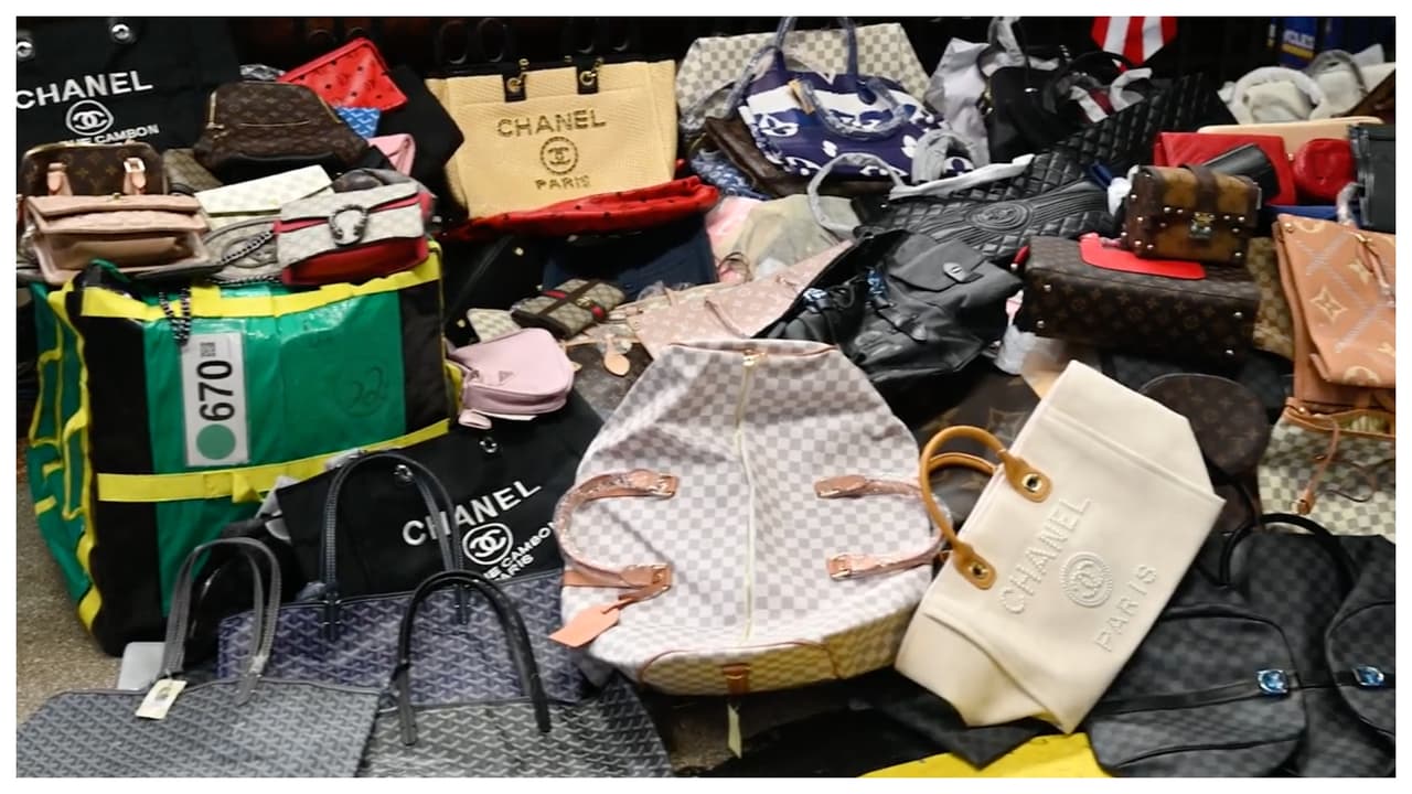 El objetivo era incautar bolsos de marca de diseñador, falsos, que se venden en las calles de NYC.